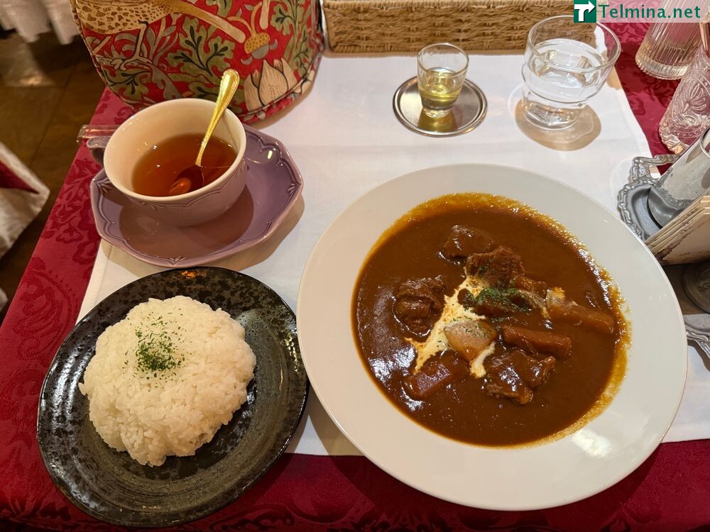 ビーフシチュー @クラシカルメイド® ワンダーパーラーカフェ